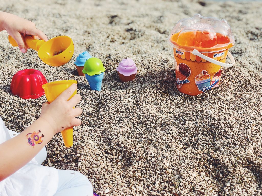 strandbesuch mit baby und kleinkind