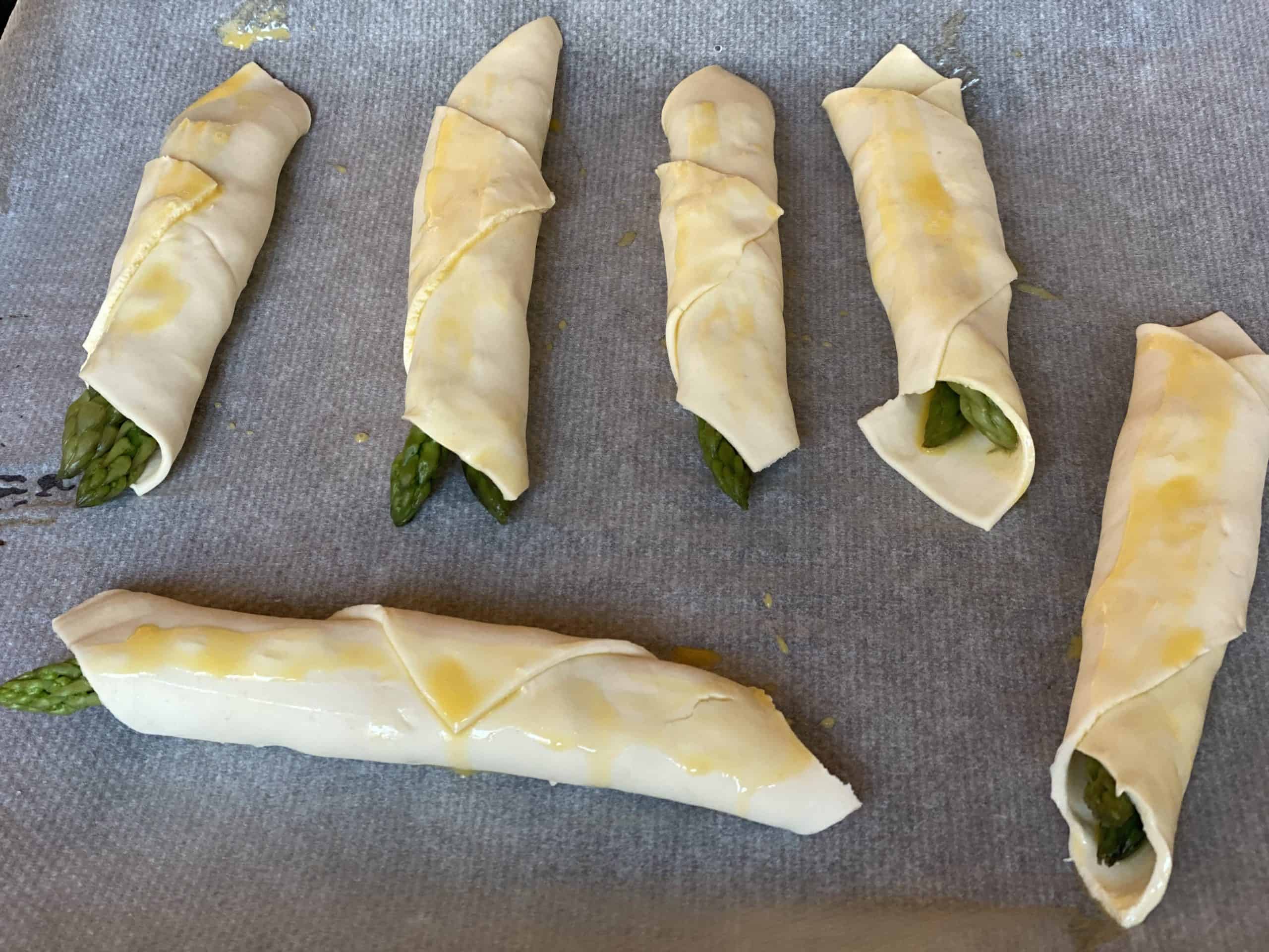 Grüner Spargel im Blätterteig Zubereitung